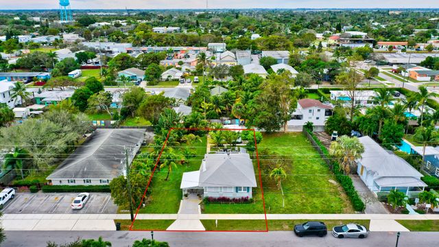 320 SE 4th Avenue, Delray Beach, FL 33483