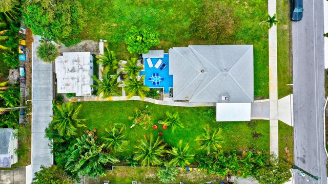 320 SE 4th Avenue, Delray Beach, FL 33483