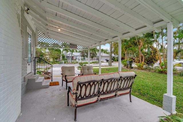 320 SE 4th Avenue, Delray Beach, FL 33483