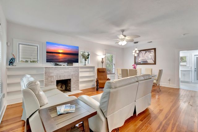 320 SE 4th Avenue, Delray Beach, FL 33483