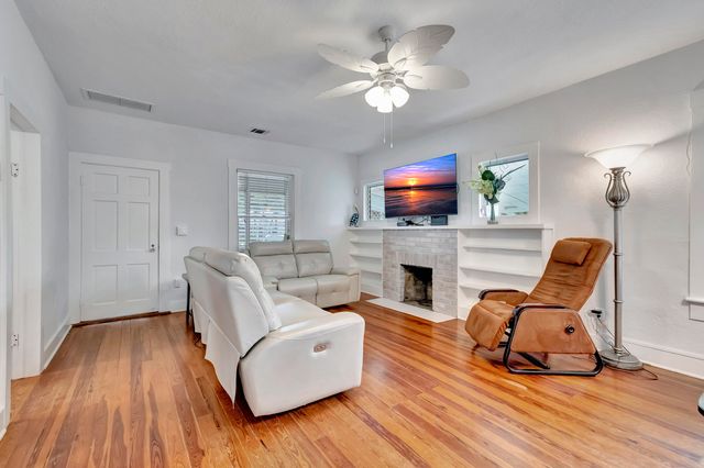 320 SE 4th Avenue, Delray Beach, FL 33483