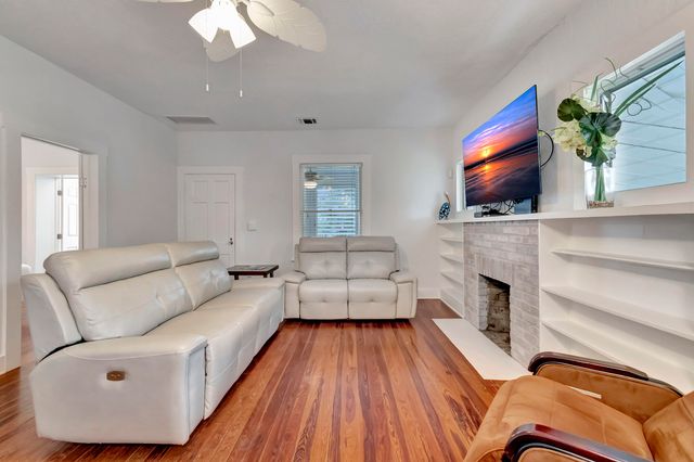 320 SE 4th Avenue, Delray Beach, FL 33483