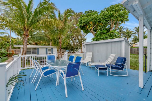 320 SE 4th Avenue, Delray Beach, FL 33483