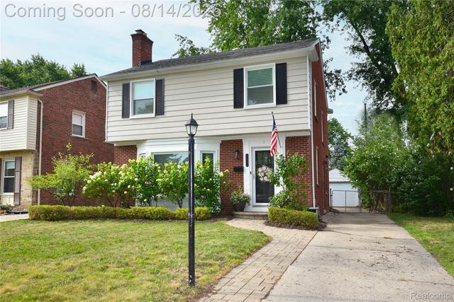 4411 N Verona Circle, Royal Oak, MI 48073