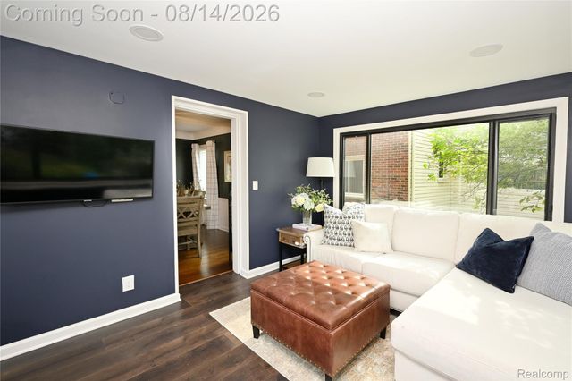4411 N Verona Circle, Royal Oak, MI 48073