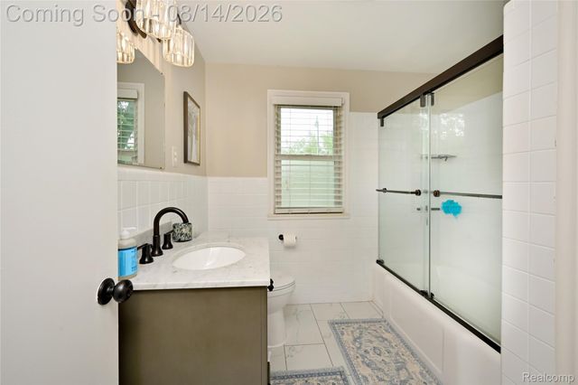 4411 N Verona Circle, Royal Oak, MI 48073