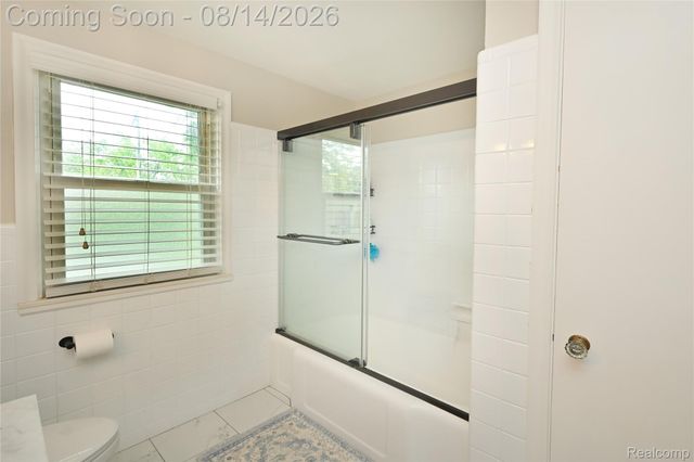 4411 N Verona Circle, Royal Oak, MI 48073