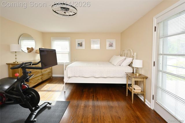 4411 N Verona Circle, Royal Oak, MI 48073
