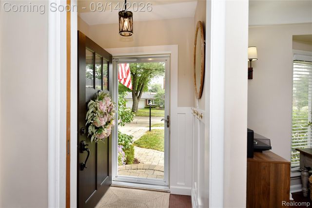 4411 N Verona Circle, Royal Oak, MI 48073