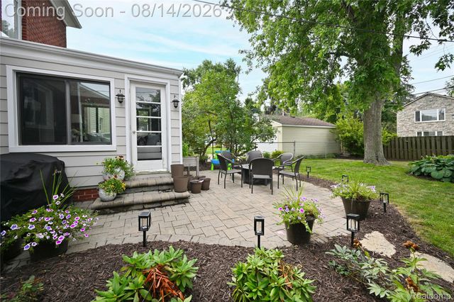 4411 N Verona Circle, Royal Oak, MI 48073