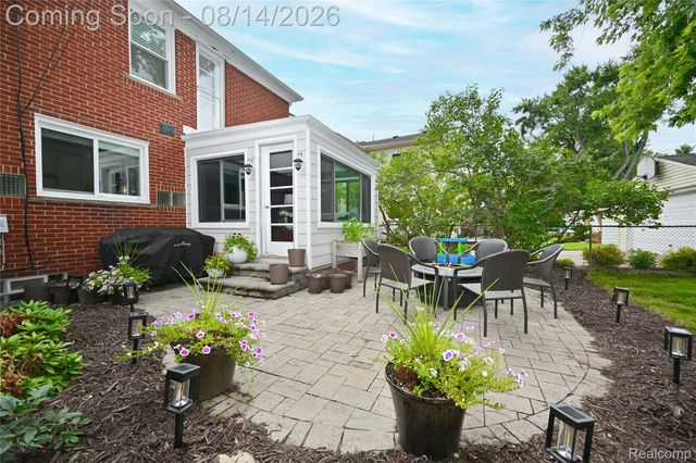 4411 N Verona Circle, Royal Oak, MI 48073