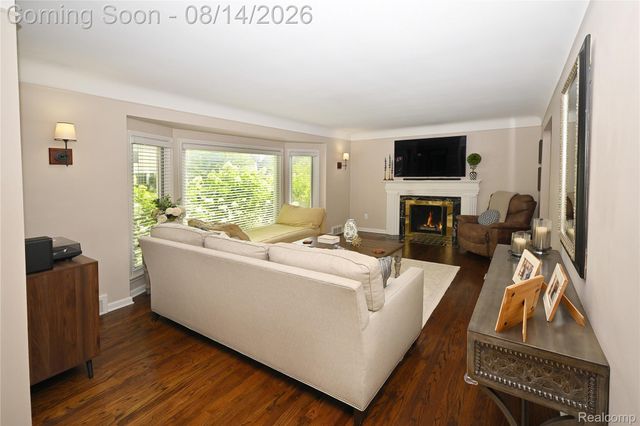 4411 N Verona Circle, Royal Oak, MI 48073