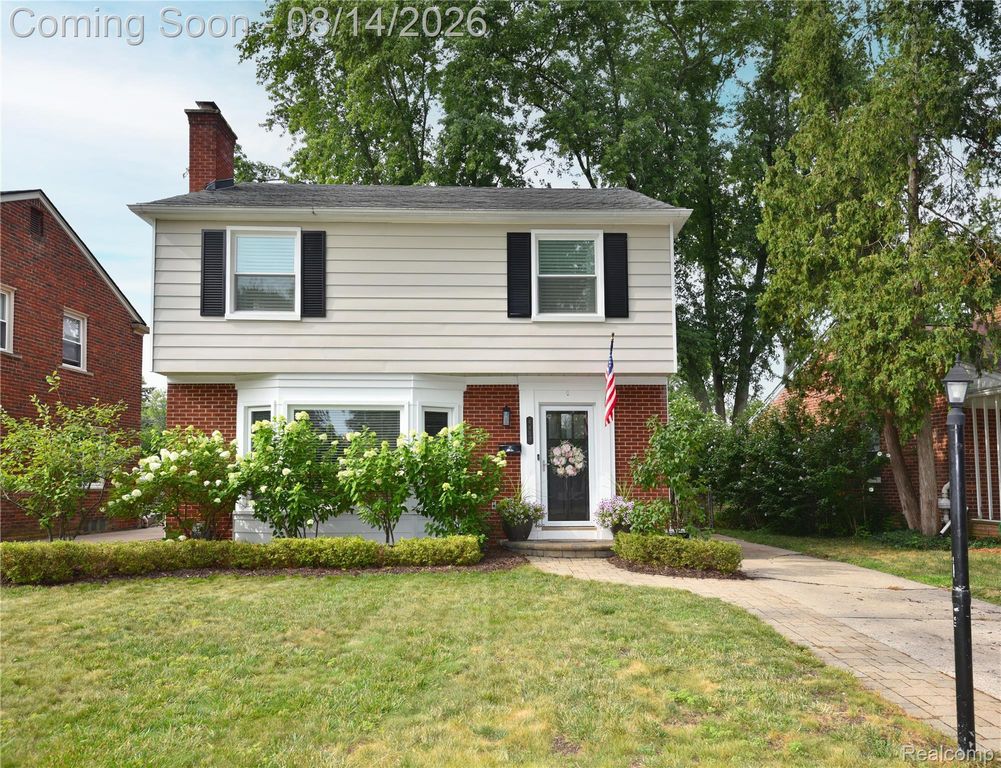 4411 N Verona Circle, Royal Oak, MI 48073