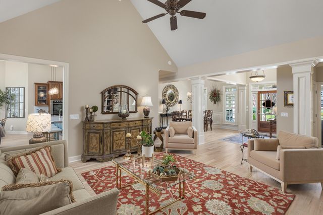 1875 Holden Farm Place, Ooltewah, TN 37363