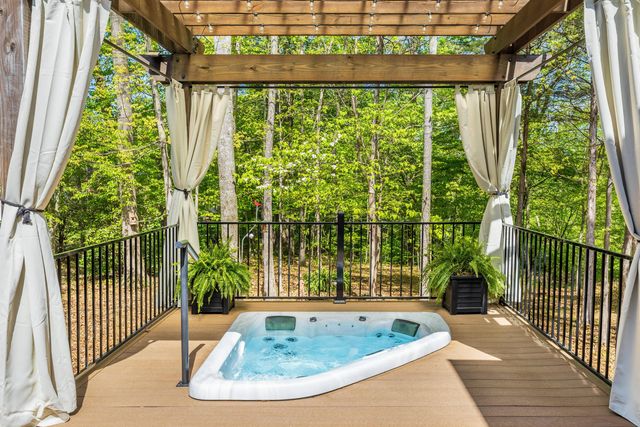 1875 Holden Farm Place, Ooltewah, TN 37363