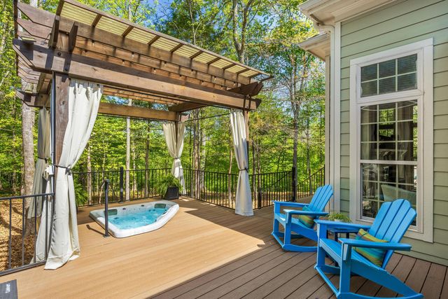 1875 Holden Farm Place, Ooltewah, TN 37363