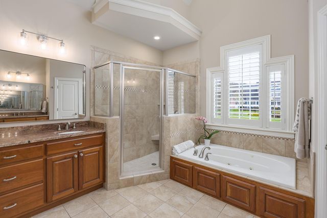 1875 Holden Farm Place, Ooltewah, TN 37363