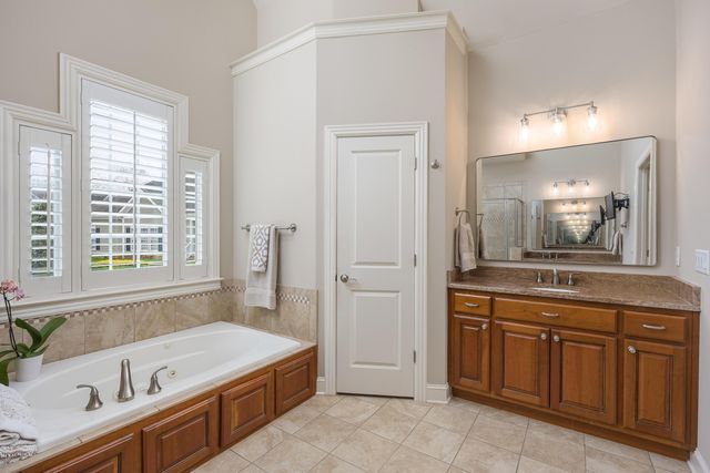 1875 Holden Farm Place, Ooltewah, TN 37363