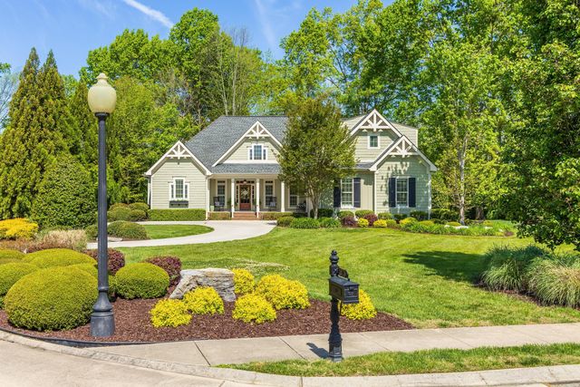 1875 Holden Farm Place, Ooltewah, TN 37363