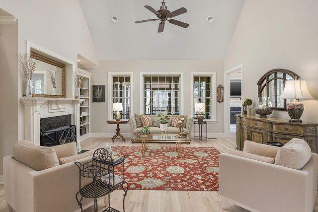 1875 Holden Farm Place, Ooltewah, TN 37363