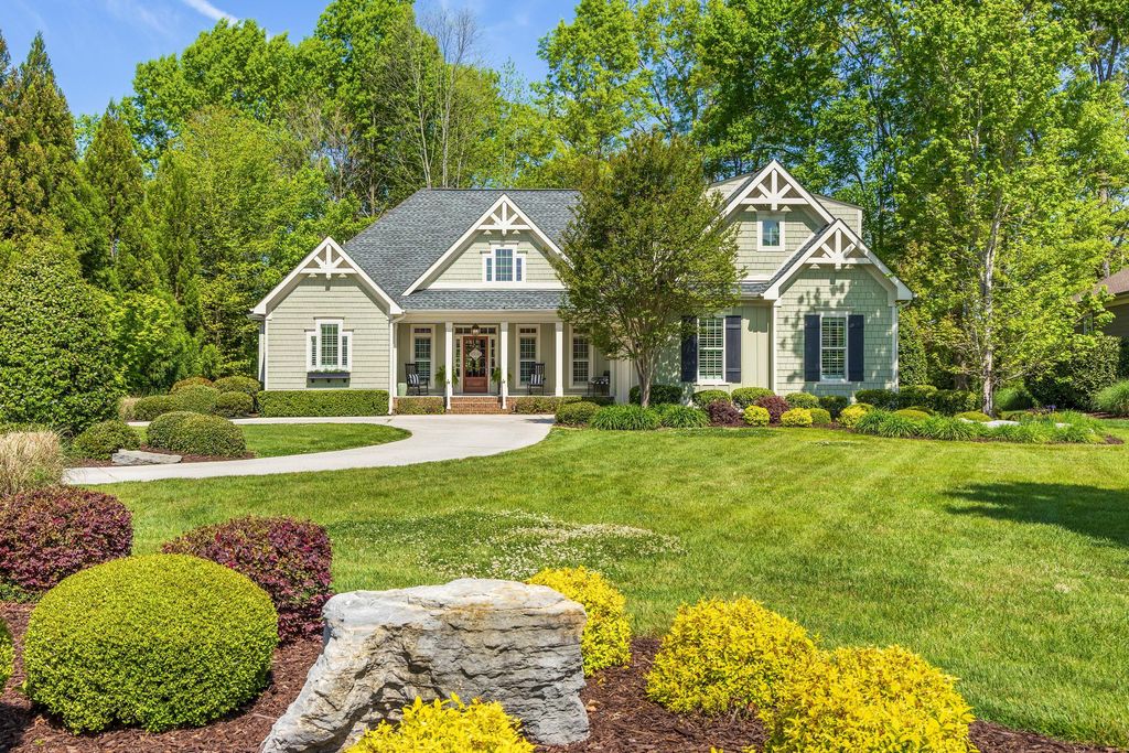 1875 Holden Farm Place, Ooltewah, TN 37363