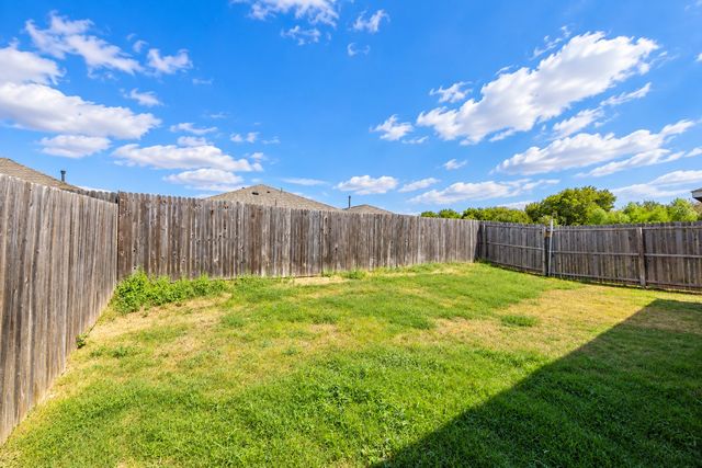 1422 Southwell Drive, Crandall, TX 75114