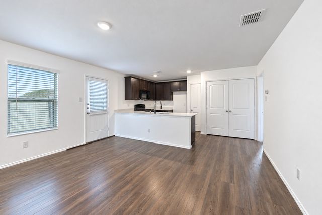 1422 Southwell Drive, Crandall, TX 75114