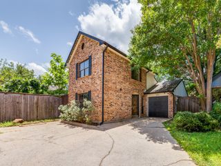 1511 Mccoy Street, Dallas, TX 75204