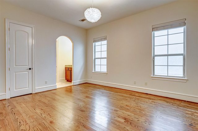 5710 Darling Street, Houston, TX 77007