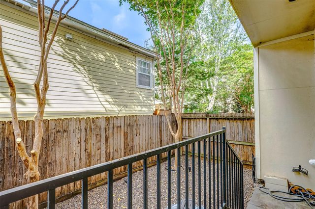 5710 Darling Street, Houston, TX 77007