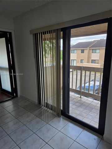 15401 SW 80th St 202-7, Miami, FL 33193