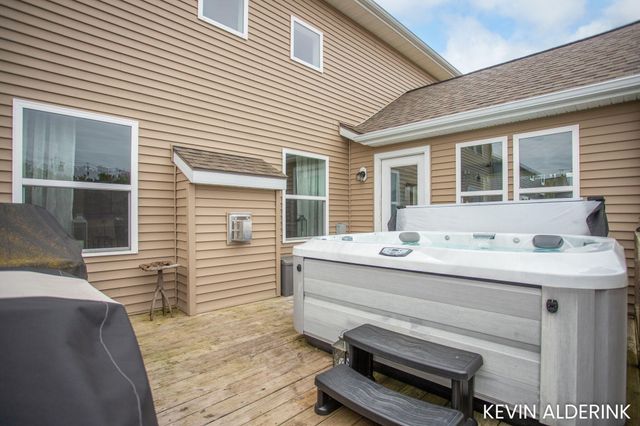 13783 Harrington Landing, Holland, MI 49424