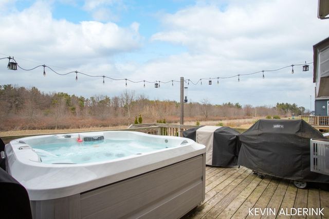 13783 Harrington Landing, Holland, MI 49424