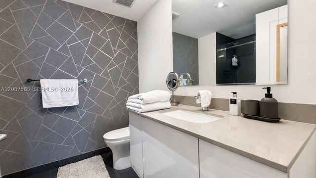 1600 NE 1st Ave 2512, Miami, FL 33132