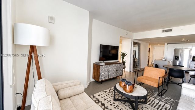 1600 NE 1st Ave 2512, Miami, FL 33132