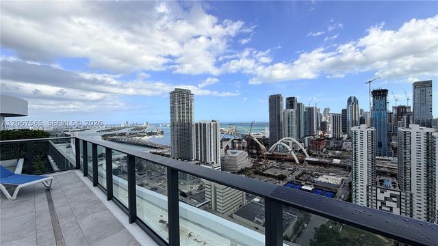 1600 NE 1st Ave 2512, Miami, FL 33132