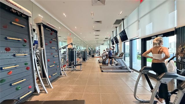 1600 NE 1st Ave 2512, Miami, FL 33132