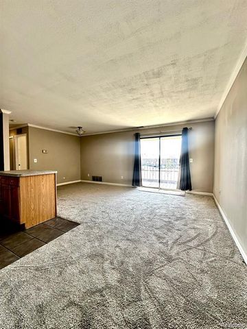 15155 Seagull Drive, Sterling Heights, MI 48313