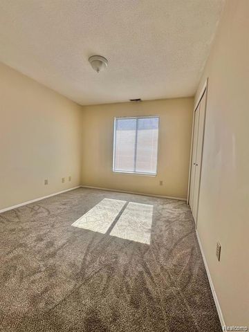 15155 Seagull Drive, Sterling Heights, MI 48313