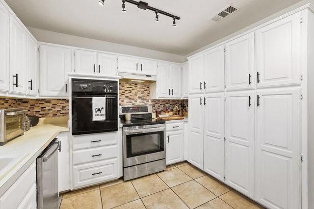 1217 County Road 4705, Leonard, TX 75452