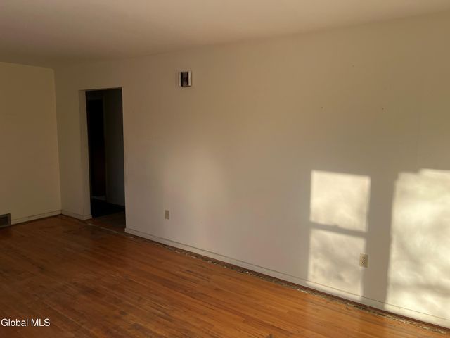 1377 Tracy Avenue, Niskayuna, NY 12309