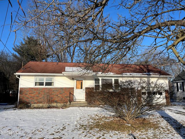 1377 Tracy Avenue, Niskayuna, NY 12309