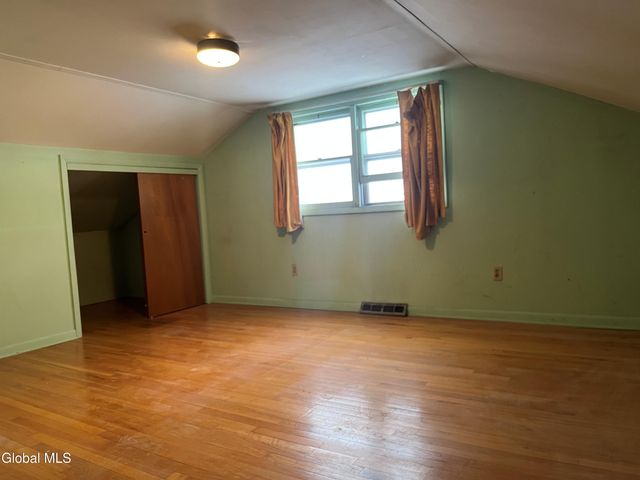 1377 Tracy Avenue, Niskayuna, NY 12309