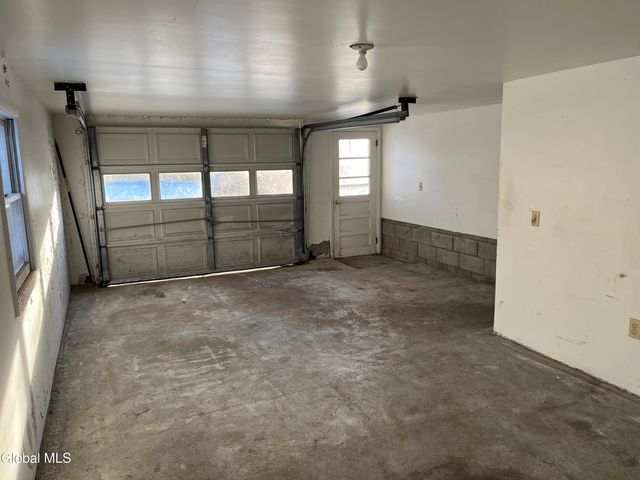 1377 Tracy Avenue, Niskayuna, NY 12309