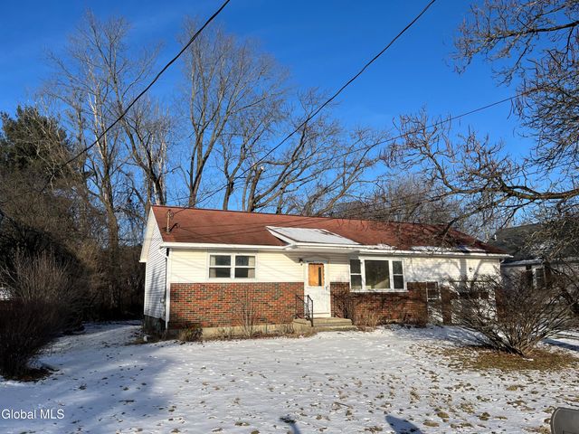 1377 Tracy Avenue, Niskayuna, NY 12309