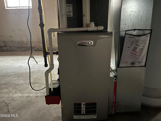 1377 Tracy Avenue, Niskayuna, NY 12309