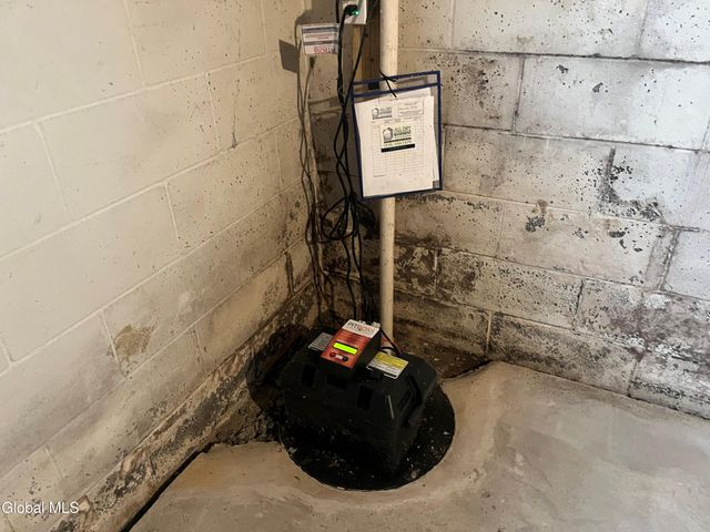 1377 Tracy Avenue, Niskayuna, NY 12309