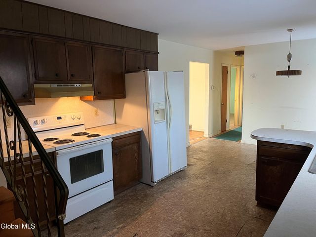 1377 Tracy Avenue, Niskayuna, NY 12309