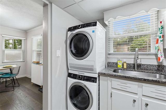 327 Lakemoore Drive B, Atlanta, GA 30342