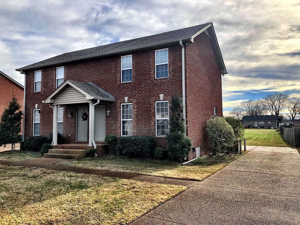 706 Vincent Cason Ave Apt A, Lebanon, TN 37087